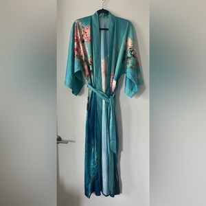 Kim & Omo CORAL CHRYSANTHEMUM KIMONO ROBE Womens Long Robe